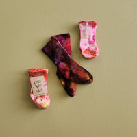 kids pink tie dyed socks
